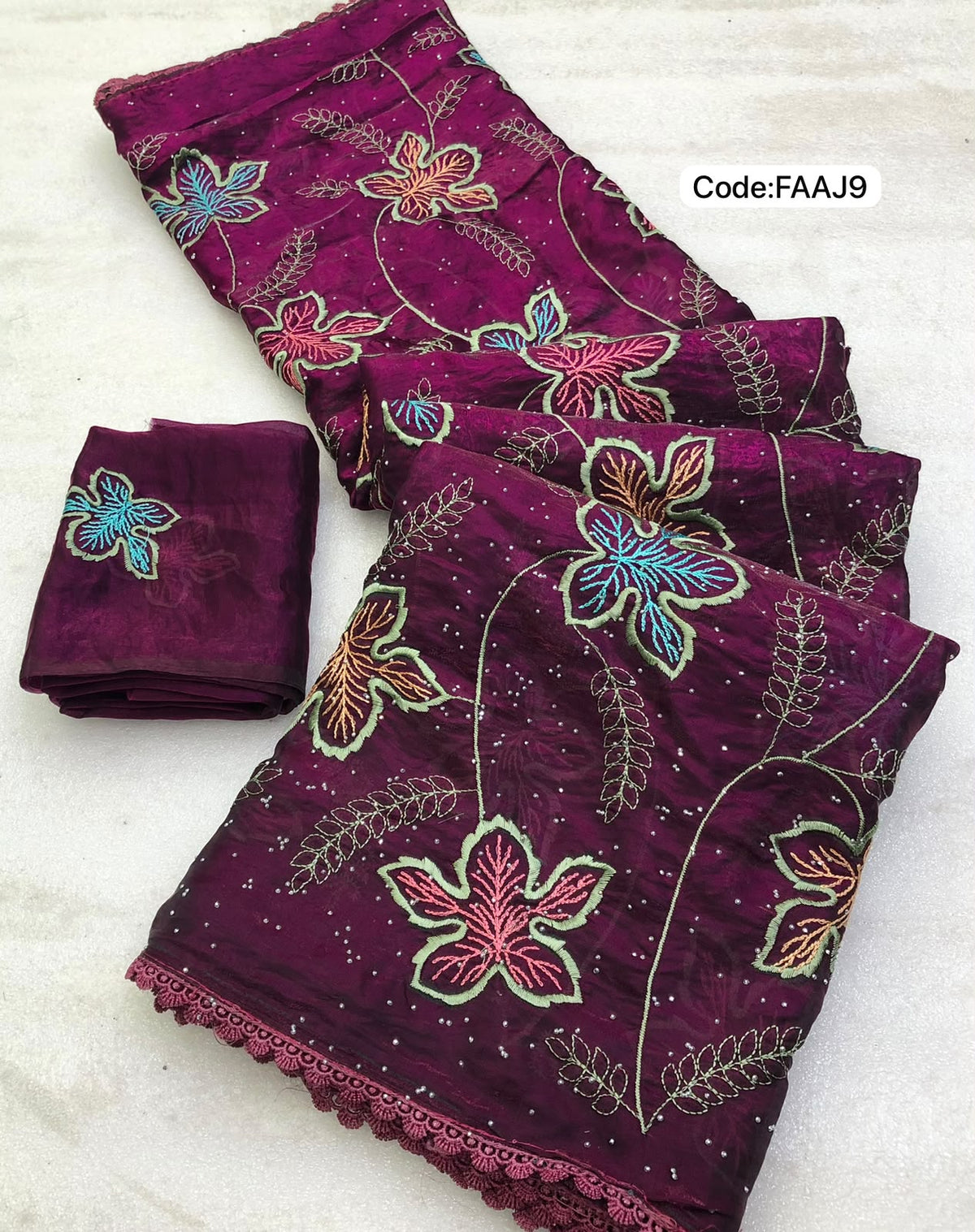 Space silk saree with thread embroidery work🥳