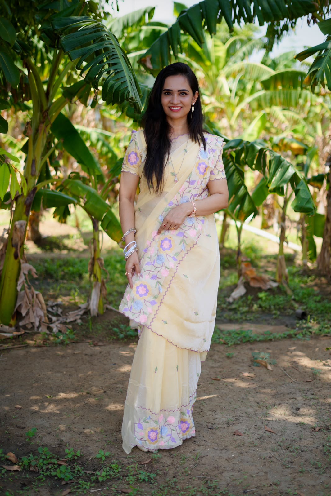 Space silk saree with embroidery work🥳