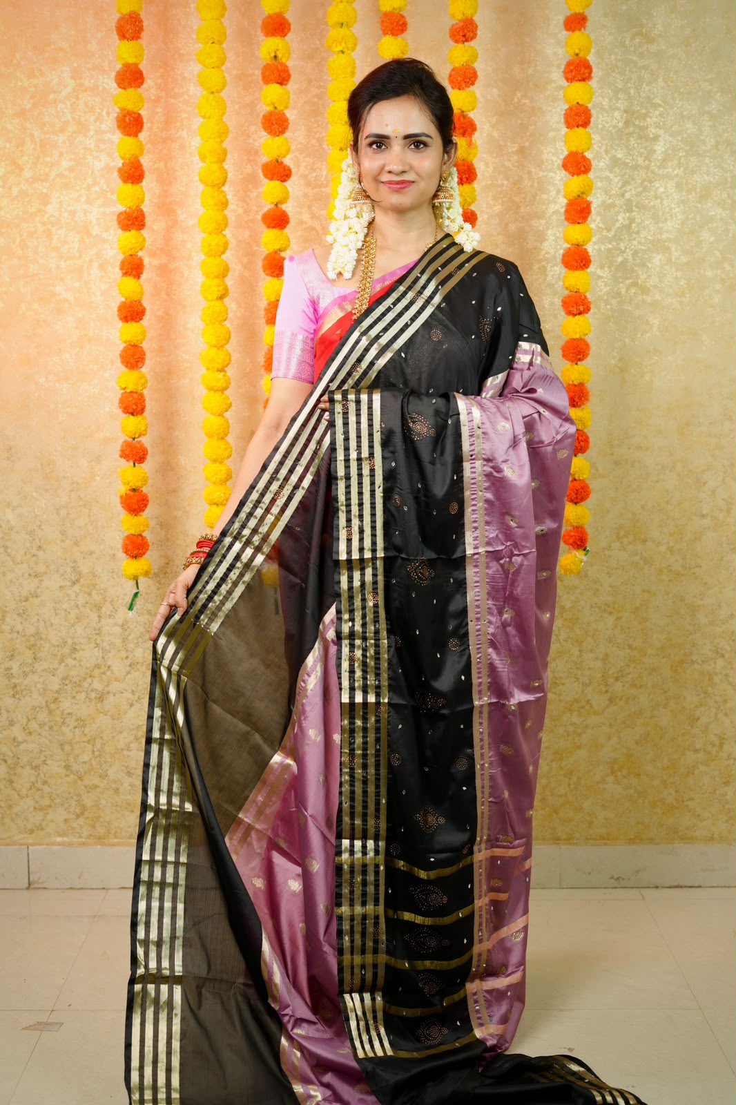 Katan semi silk with mirror work😍🥳