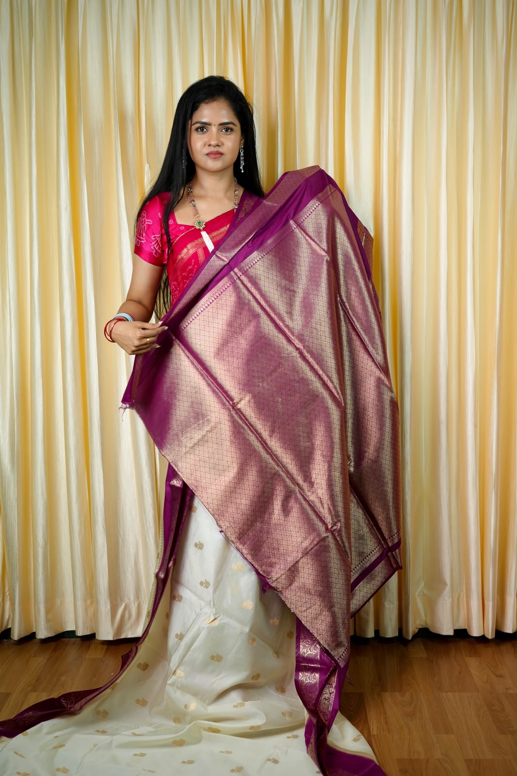Premium warm silk saree 🥳