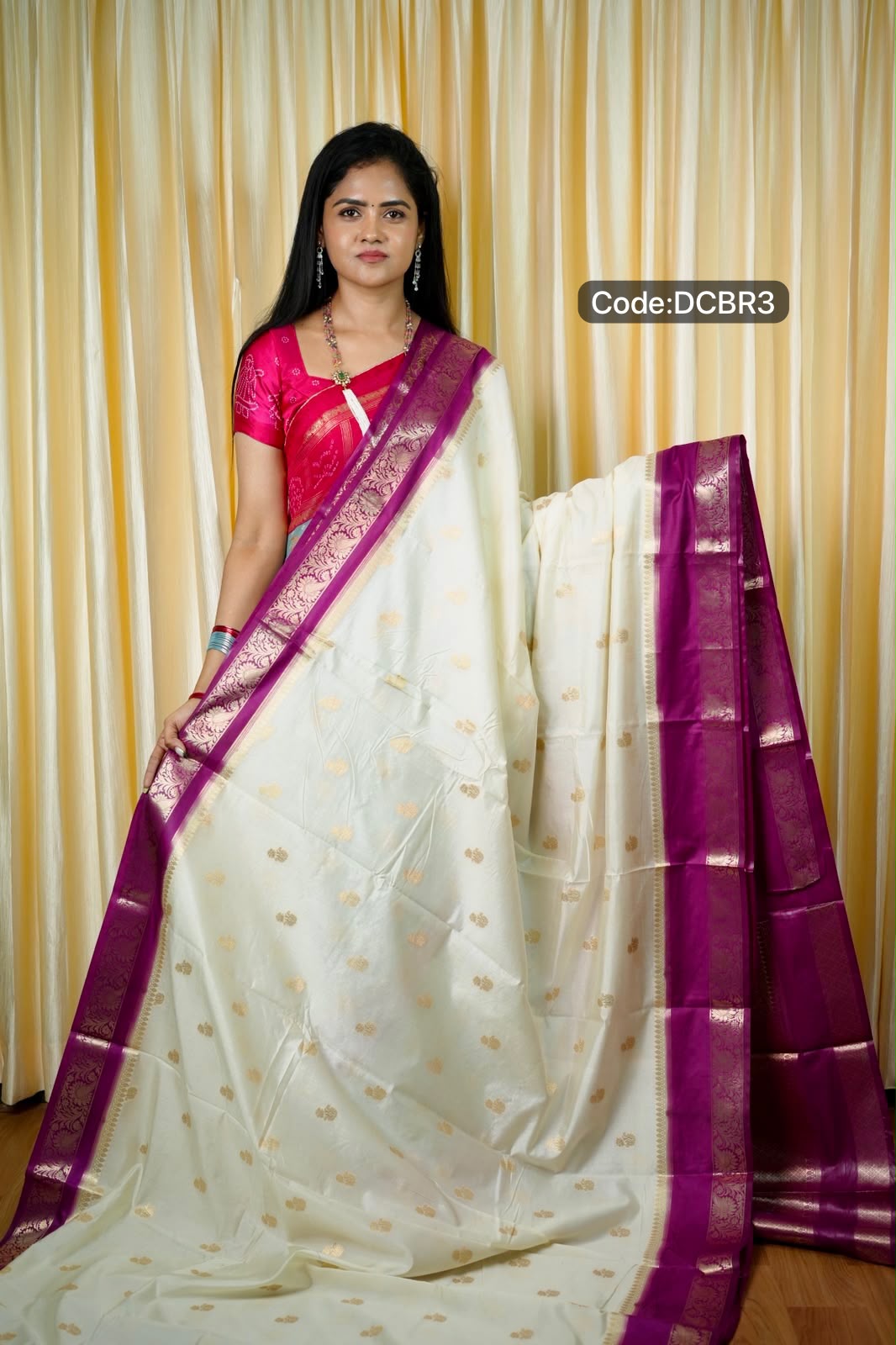 Premium warm silk saree 🥳