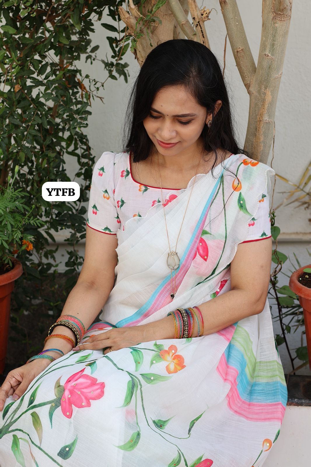 Mirror work Soft linen cotton saree with scallop border🥳
