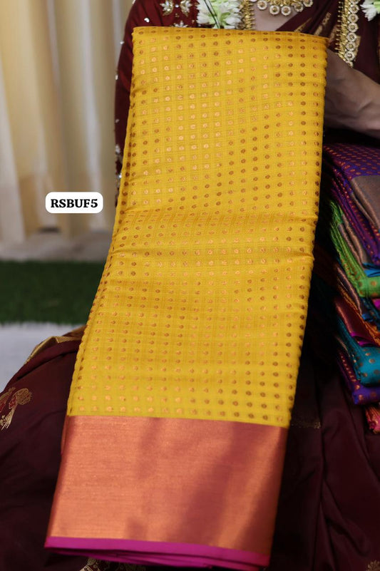 1000 buttas with zari borderⓂ️