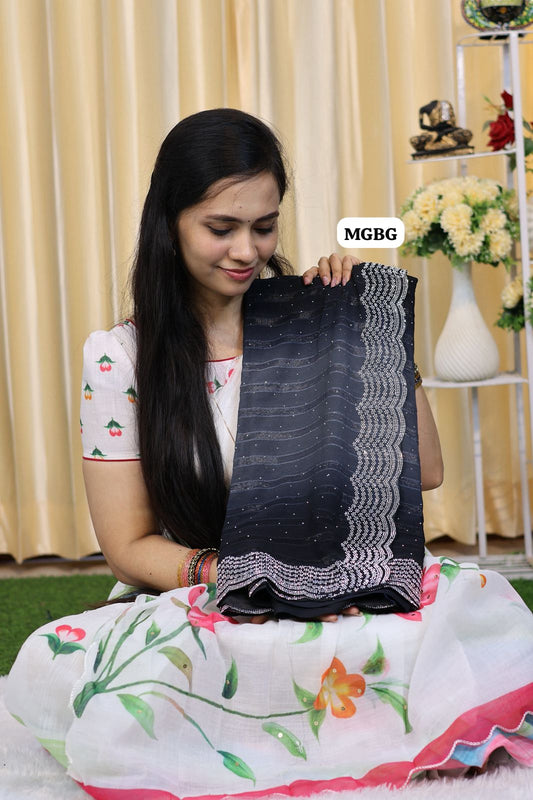 Designer saree with work at affordable price😍Ⓜ️offer