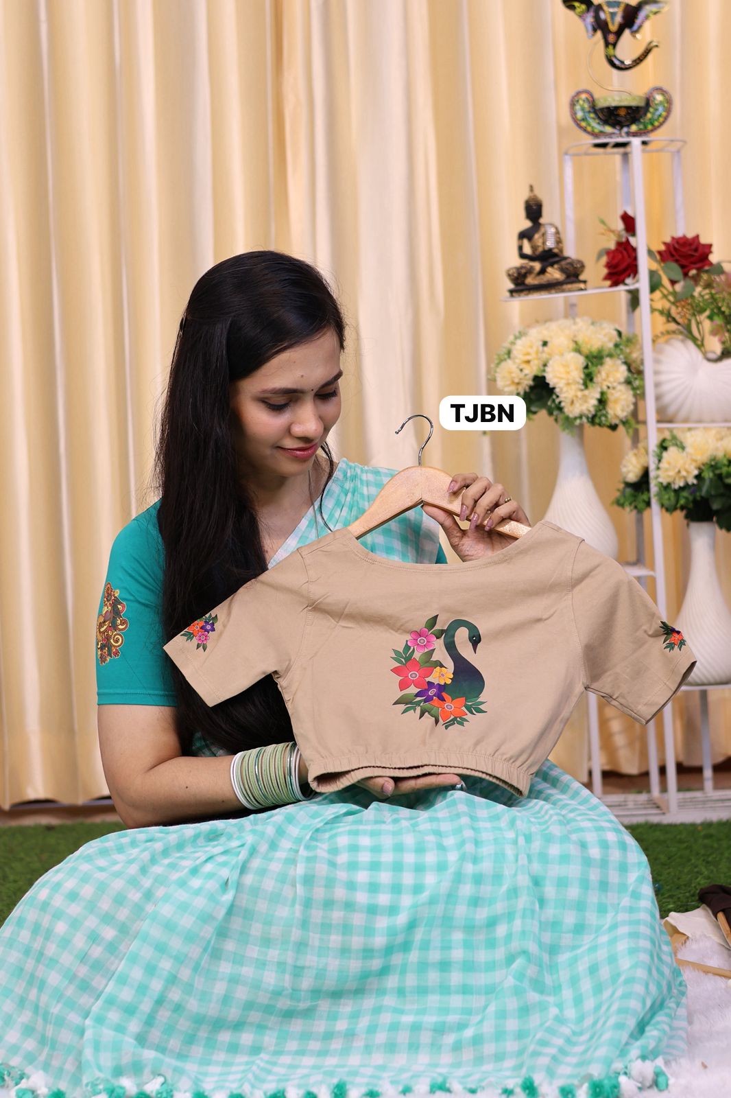 Premium quality readymade elastic blouse with printed design 😍⏰