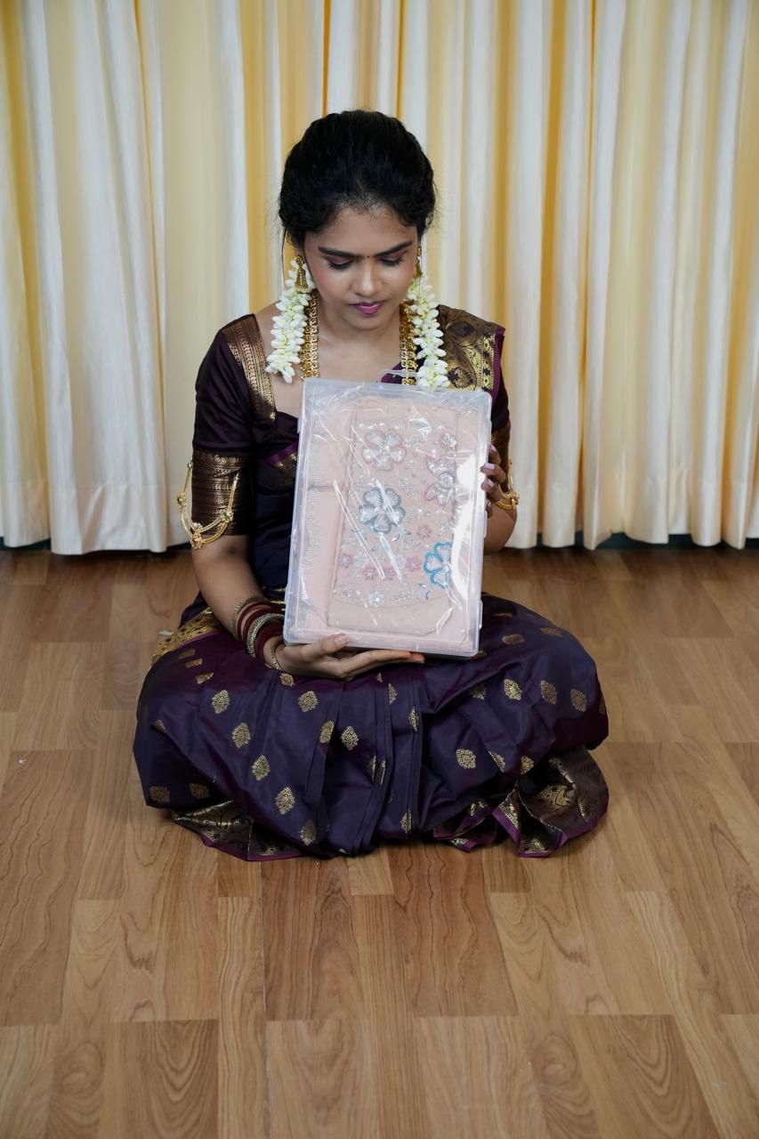 Space silk saree with jarkhand diamond work 🥰😎📚