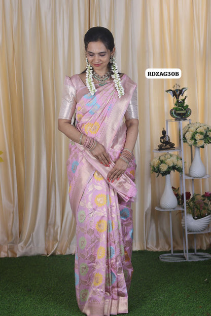Semi soft silk saree with Floral Zari weaving 🥳