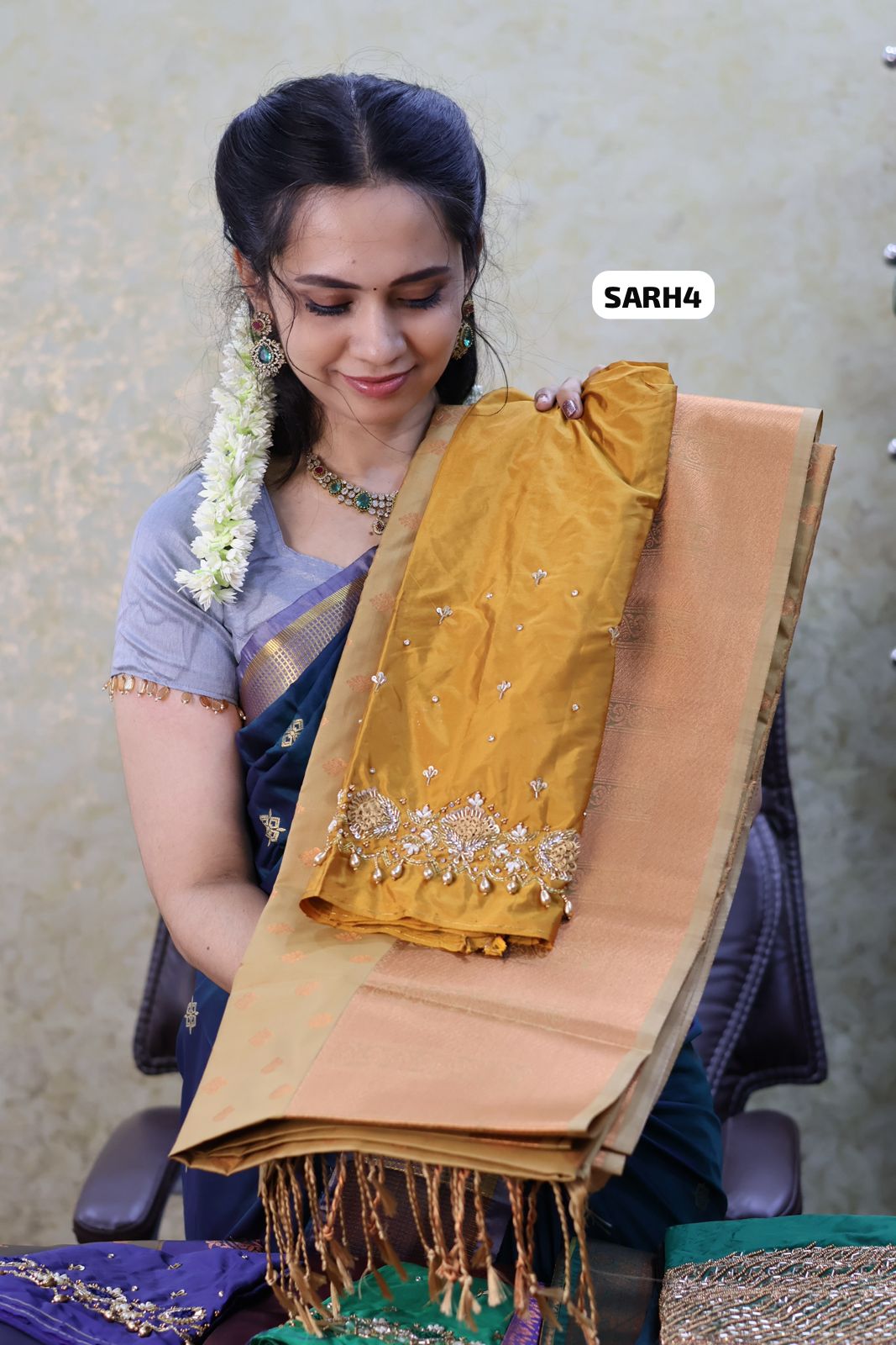 Saree with aari work combo 😍Ⓜ️