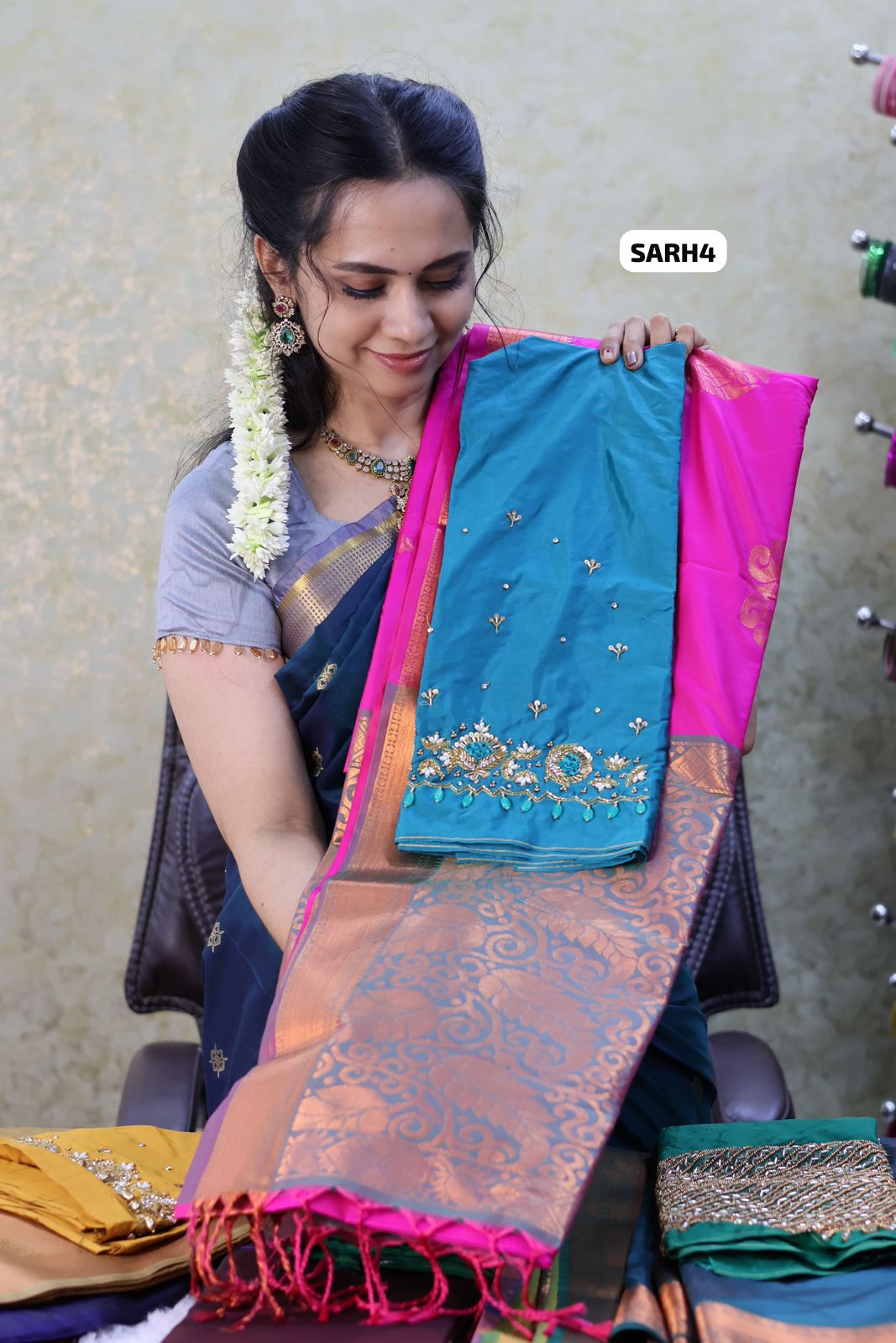 Saree with aari work combo😍Ⓜ️