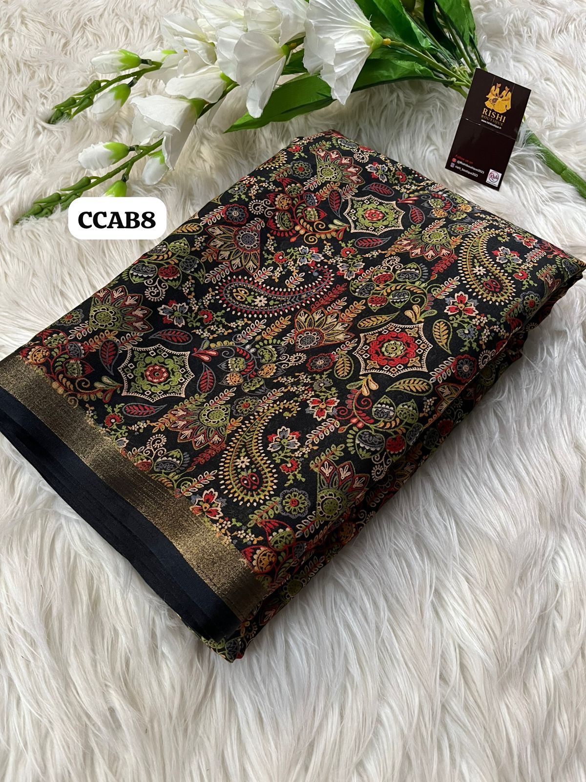 Soft mul cotton mango design ajrak print saree with zari weaving border 
Blouse - printed blouse🥳