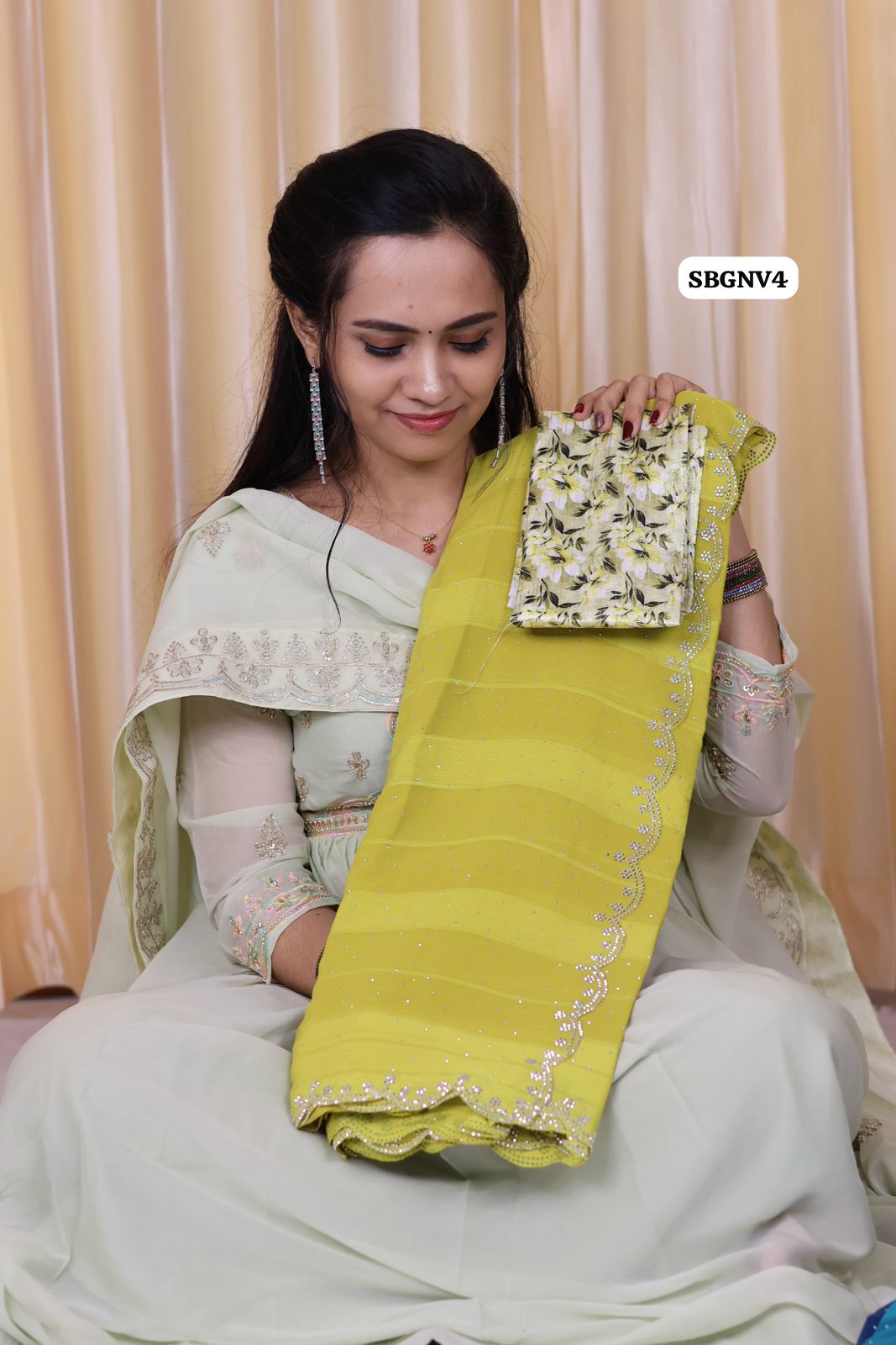 Designer saree with cut work border 😍Ⓜ️