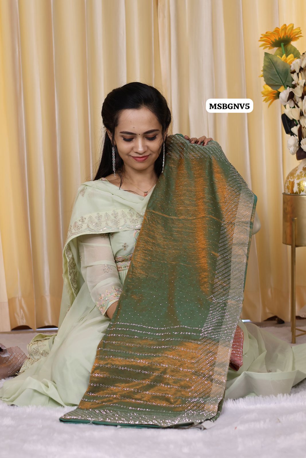 Fendy designer saree with work blouseⓂ️