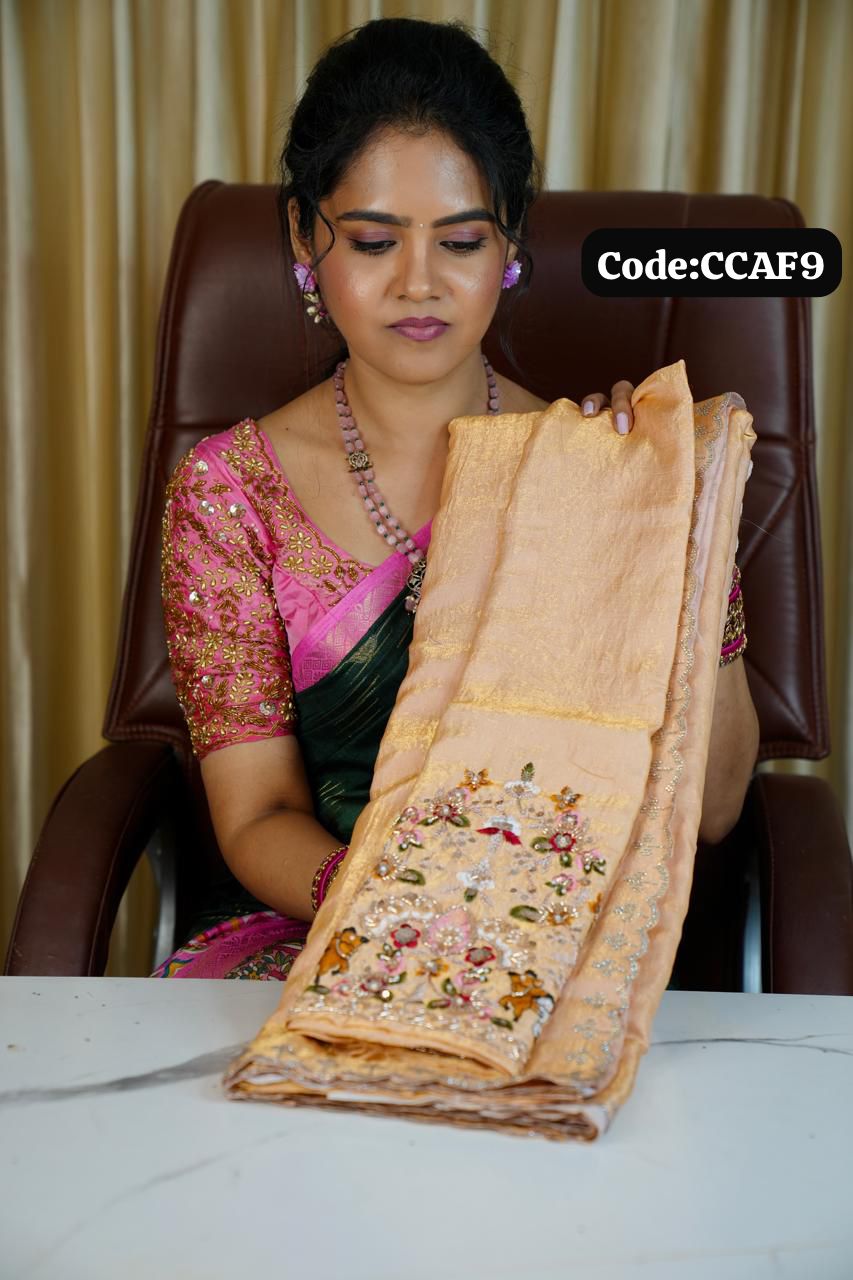 Space silk saree with designer blouse with box🥰😎📚