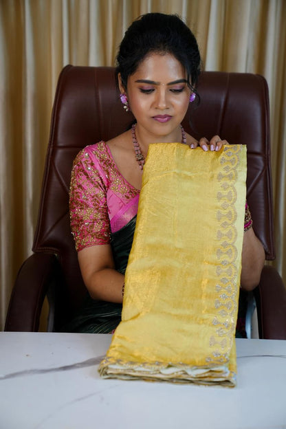 Space silk saree with designer blouse with box🥰😎📚