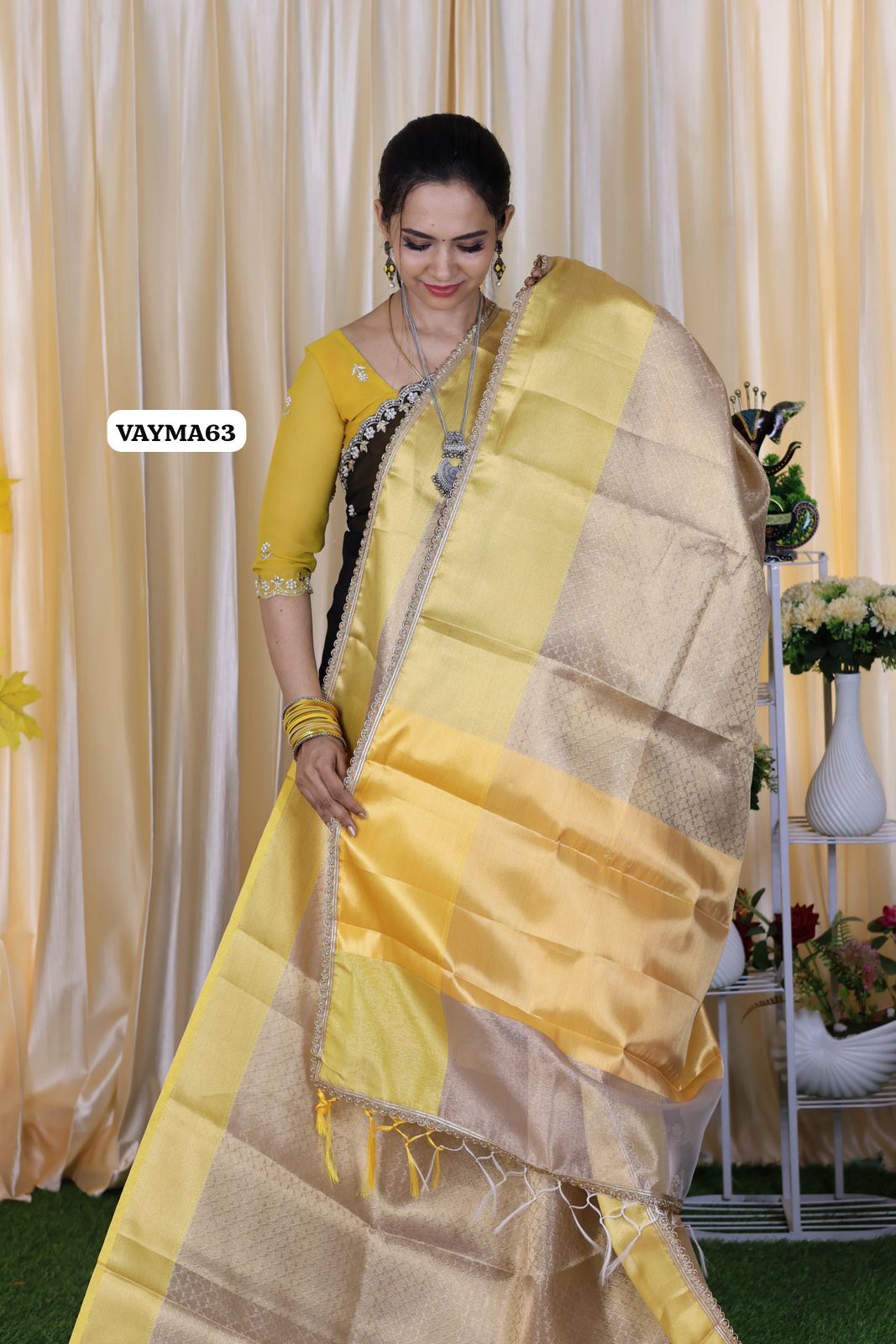 Aadi offer 🌹Premium tissue silk saree with lace border😍