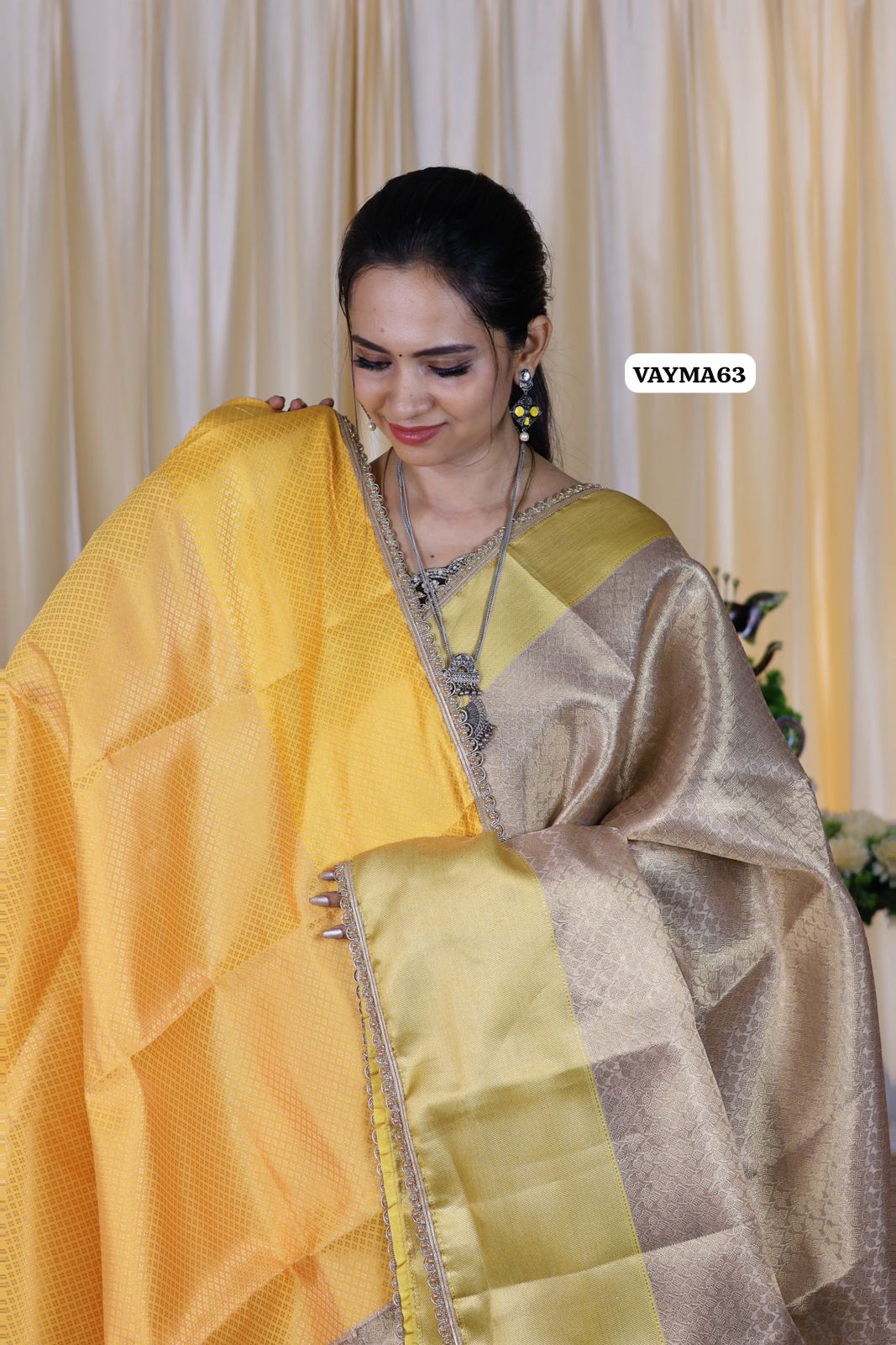 Aadi offer 🌹Premium tissue silk saree with lace border😍