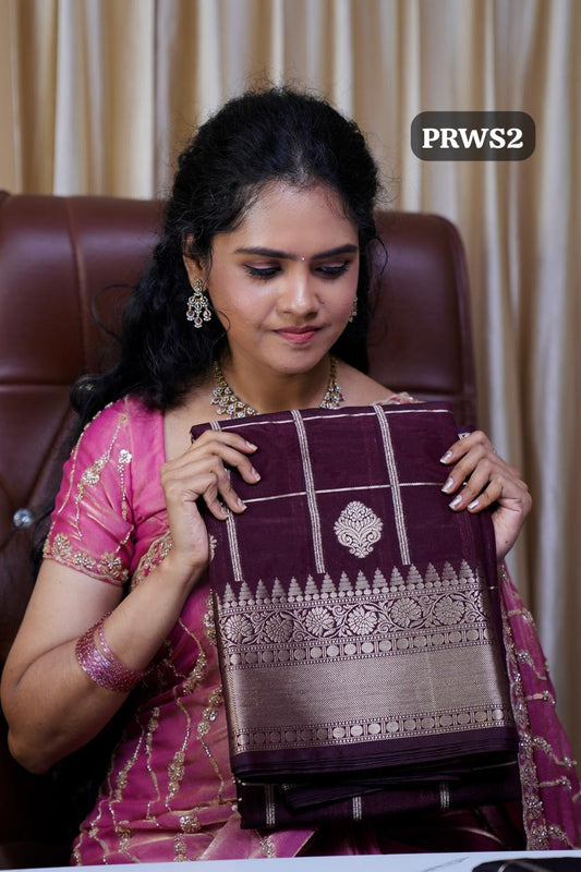 Premium warm silk saree with Monochrome border🥳Dispatch time 8-9 working days