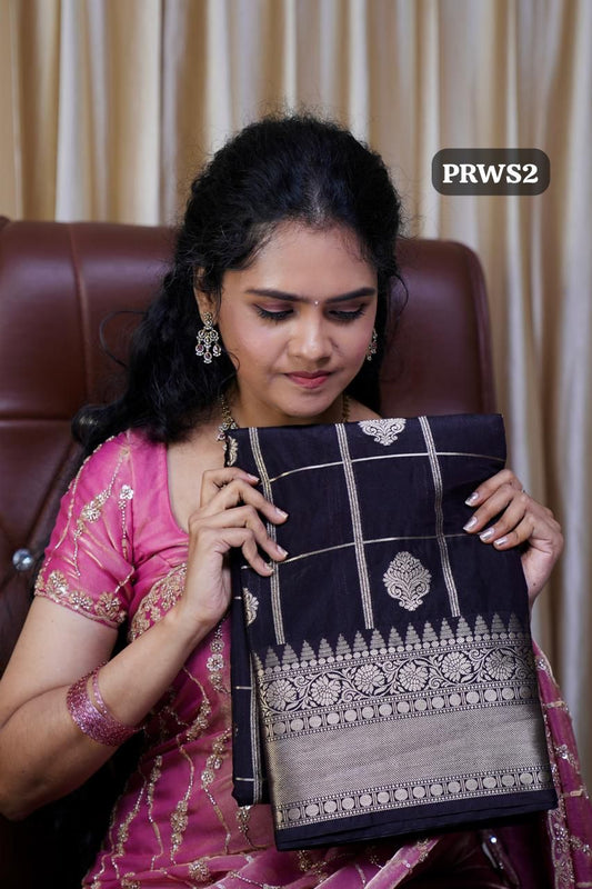 Premium warm silk saree with Monochrome border🥳Dispatch time 8-9 working days