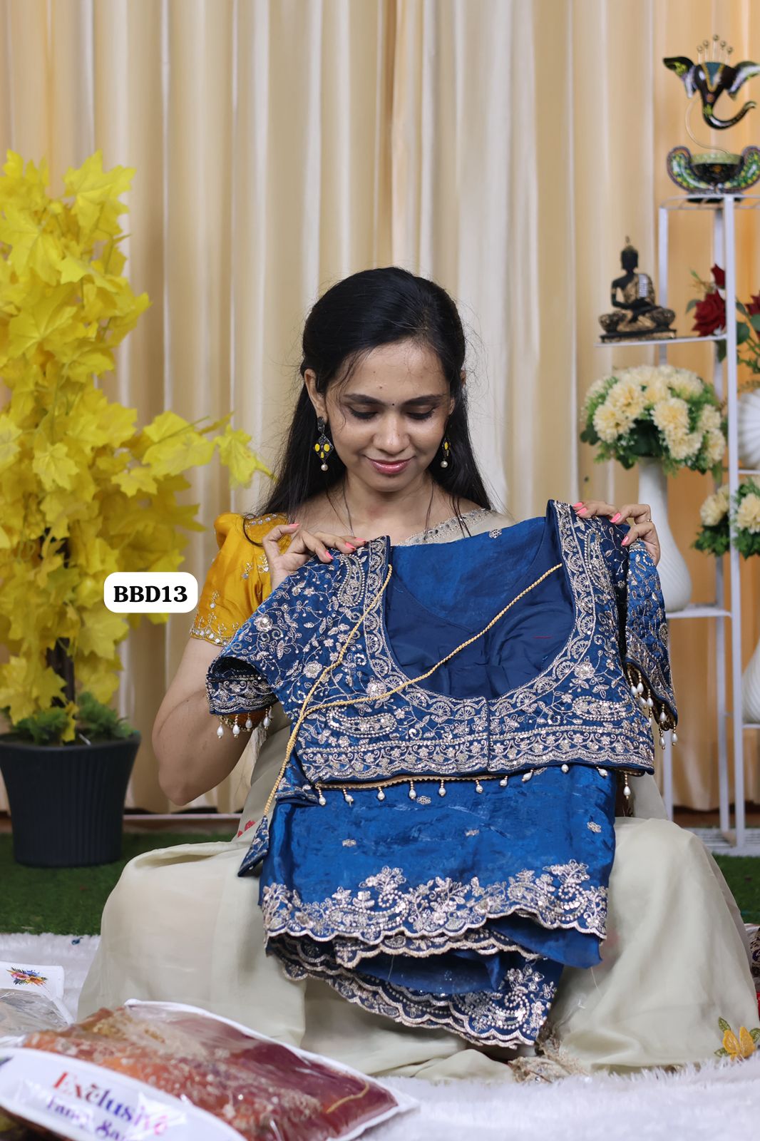 Saree+ stitched blouse Double shade premium space silk saree  Paired with Embrodairy Work Stich Blouse (32-42) alterable 🥳