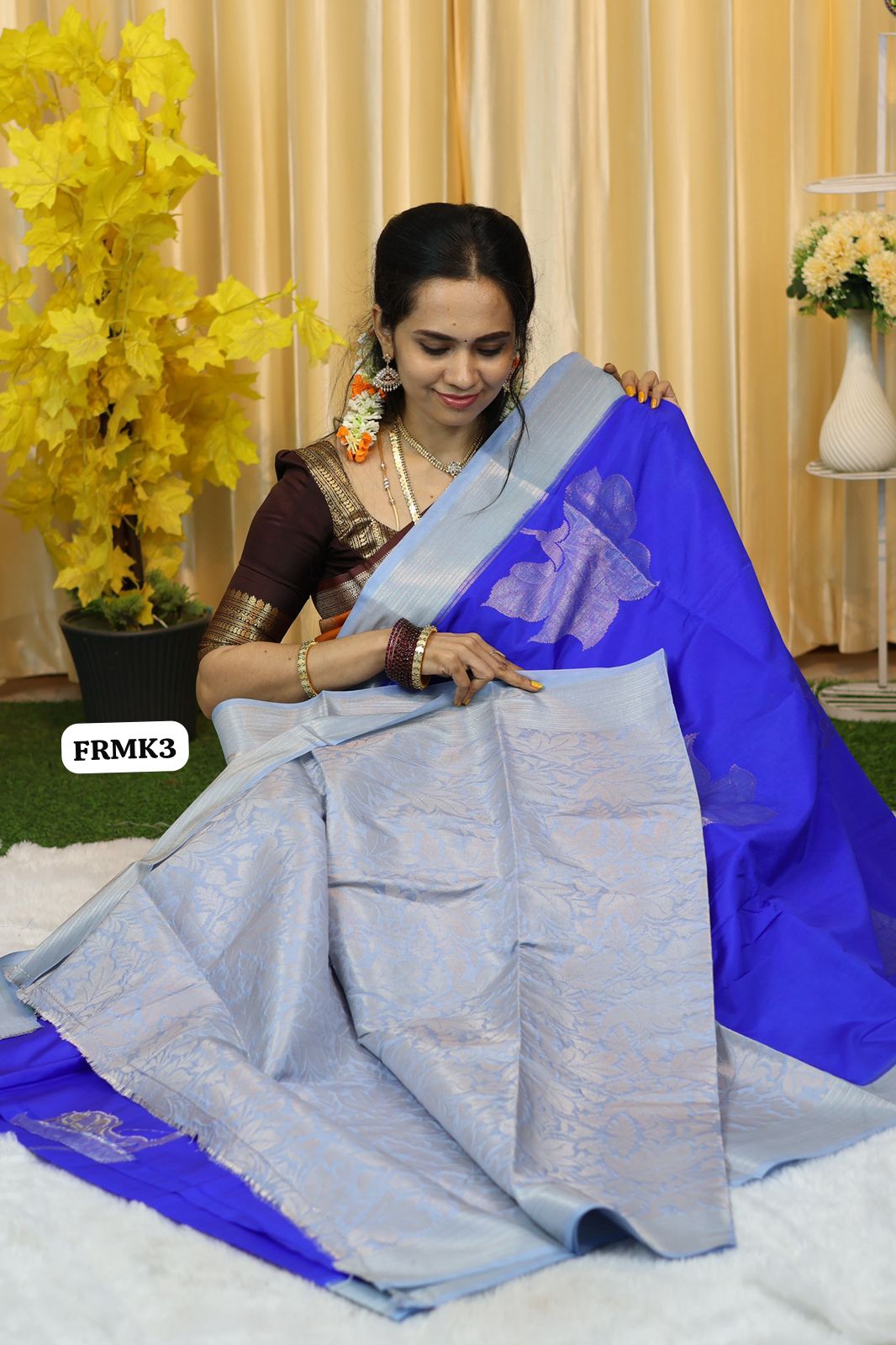 Premium quality warm silk saree 👇