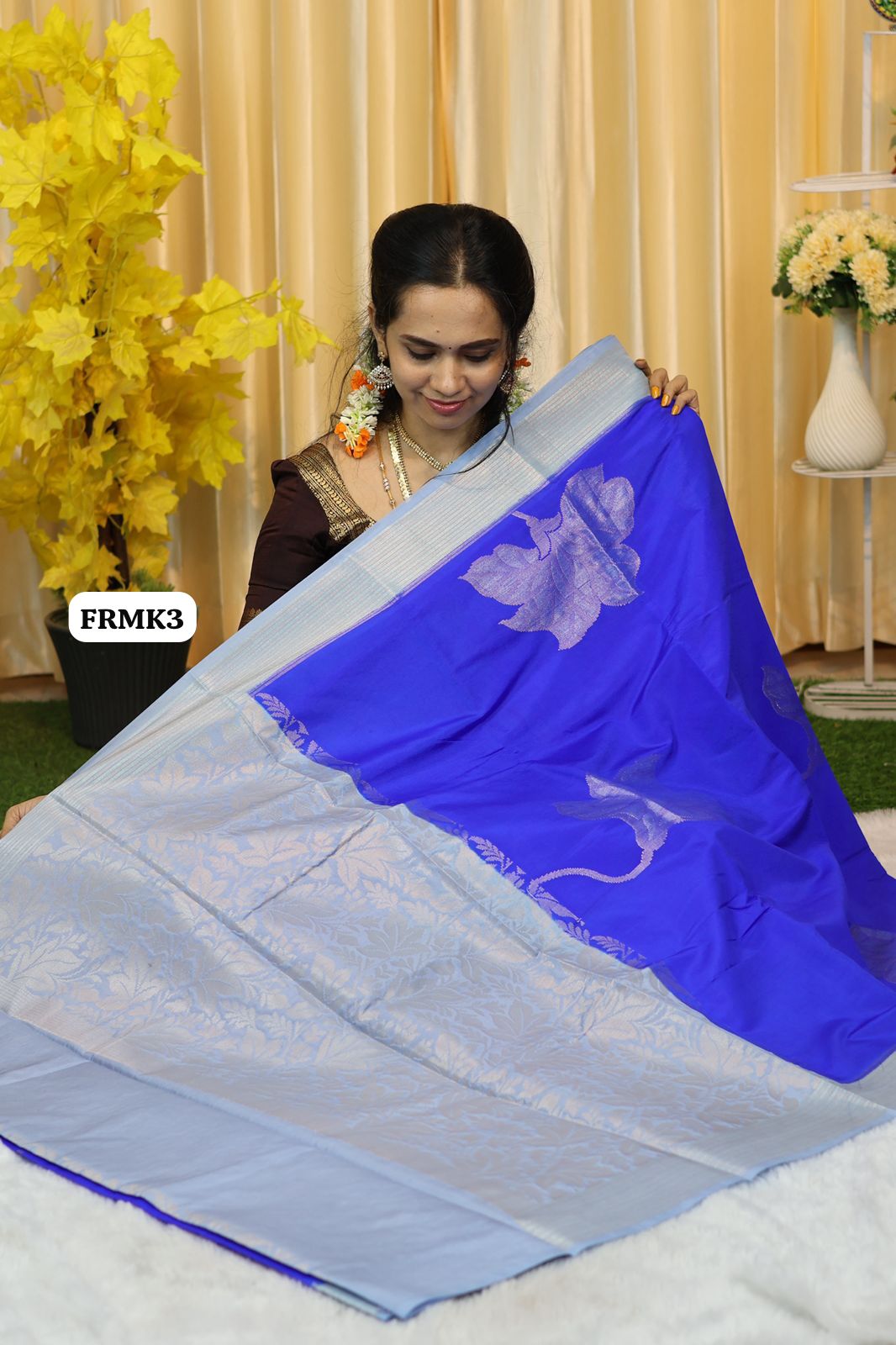 Premium quality warm silk saree 👇