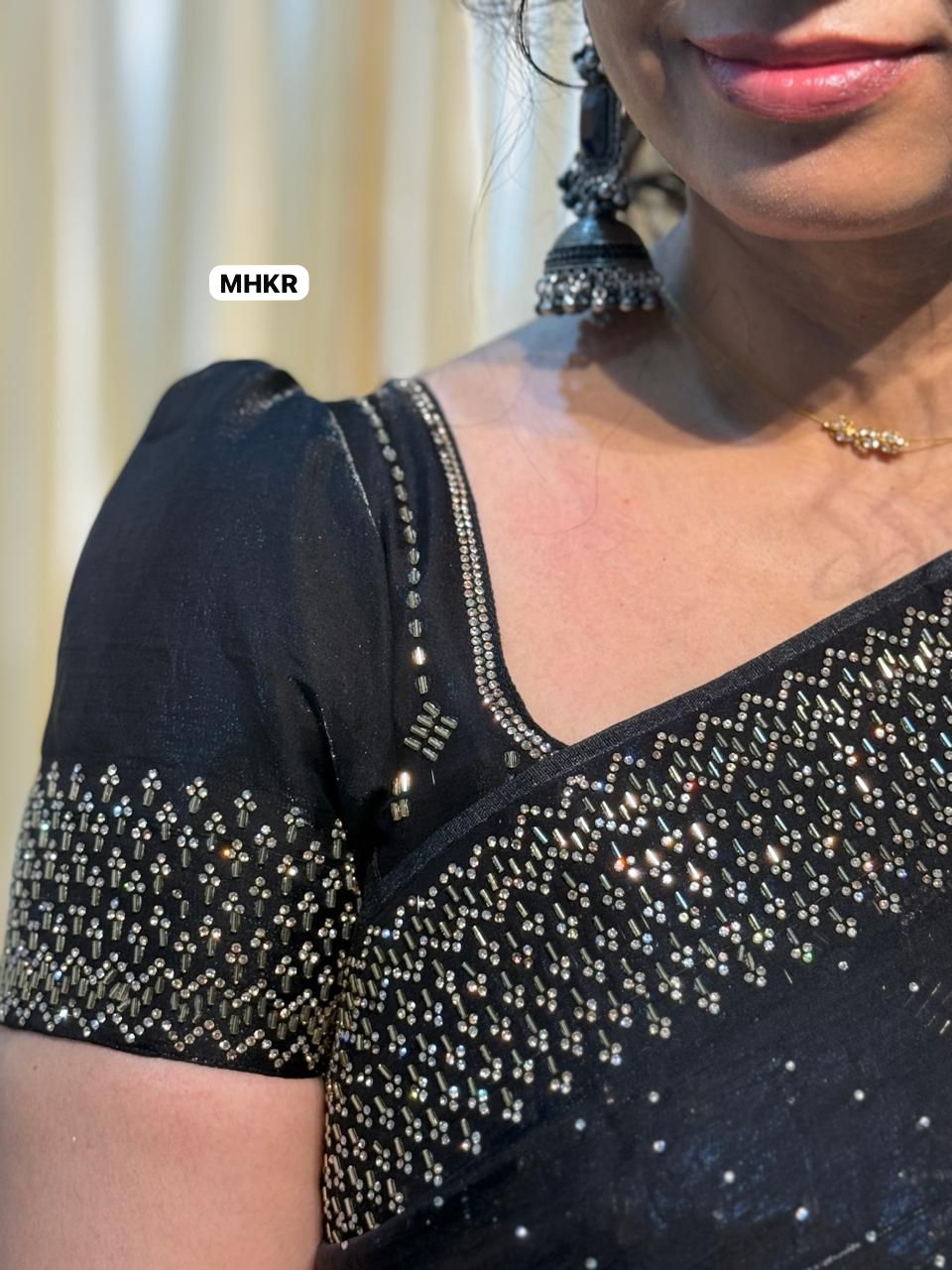 premium space silk perfect finishing saree with jarkhan diamond work 
🥳