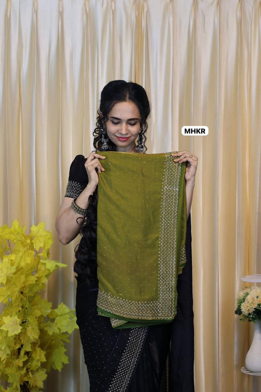 premium space silk perfect finishing saree with jarkhan diamond work 
🥳