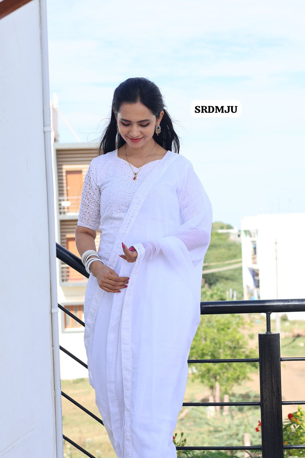 Cut work embroidery style pattern with lining
Top and dupatta only 😍🥳