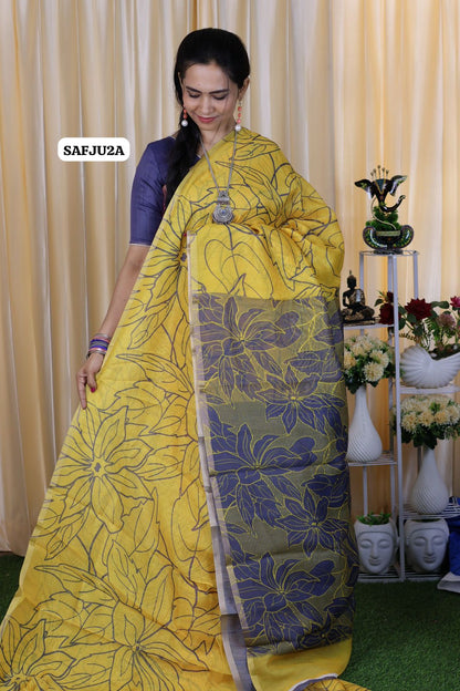 Printed semi cotton peach colour saree with line design. Same blouse as in pic. Unstitched🍄🥳
