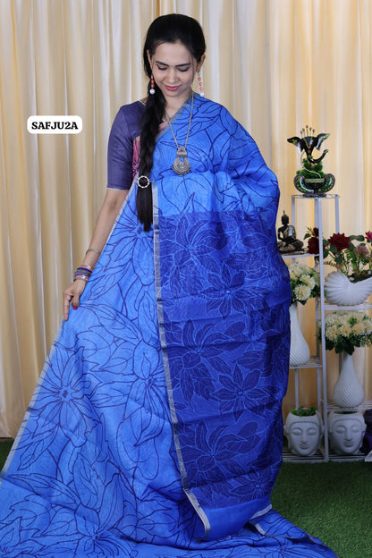 Printed semi cotton peach colour saree with line design. Same blouse as in pic. Unstitched🍄🥳