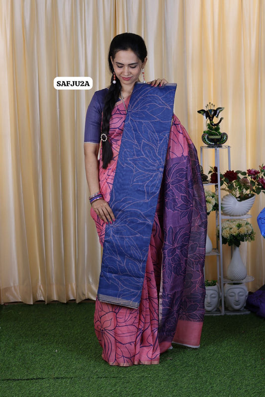 Printed semi cotton peach colour saree with line design. Same blouse as in pic. Unstitched🍄🥳