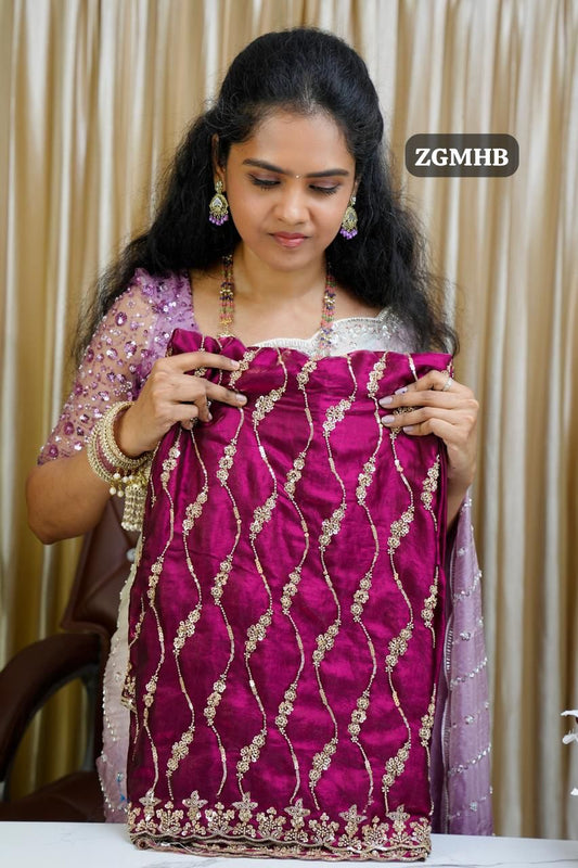 Premium Space silk with Golden heavy Katdhana work 🥳