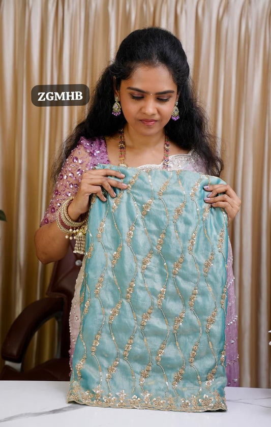 Premium Space silk with Golden heavy Katdhana work🥰😎🥳