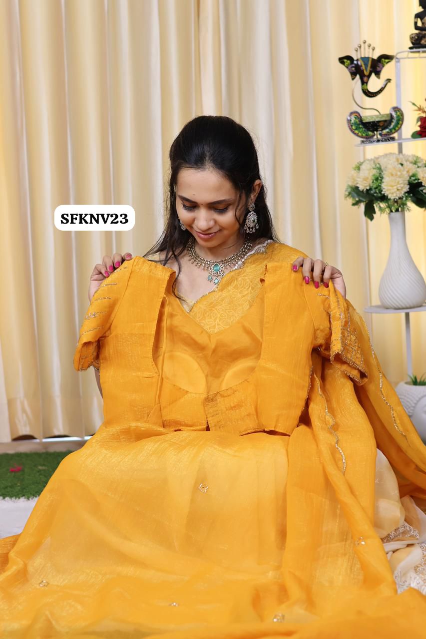 Crunchy soft space silk saree with heavy work stitched blouse 😍🥳