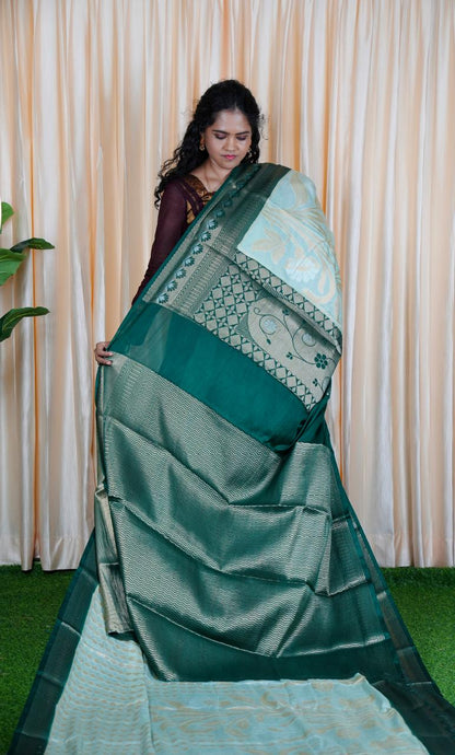 Premium warm silk saree🥳
