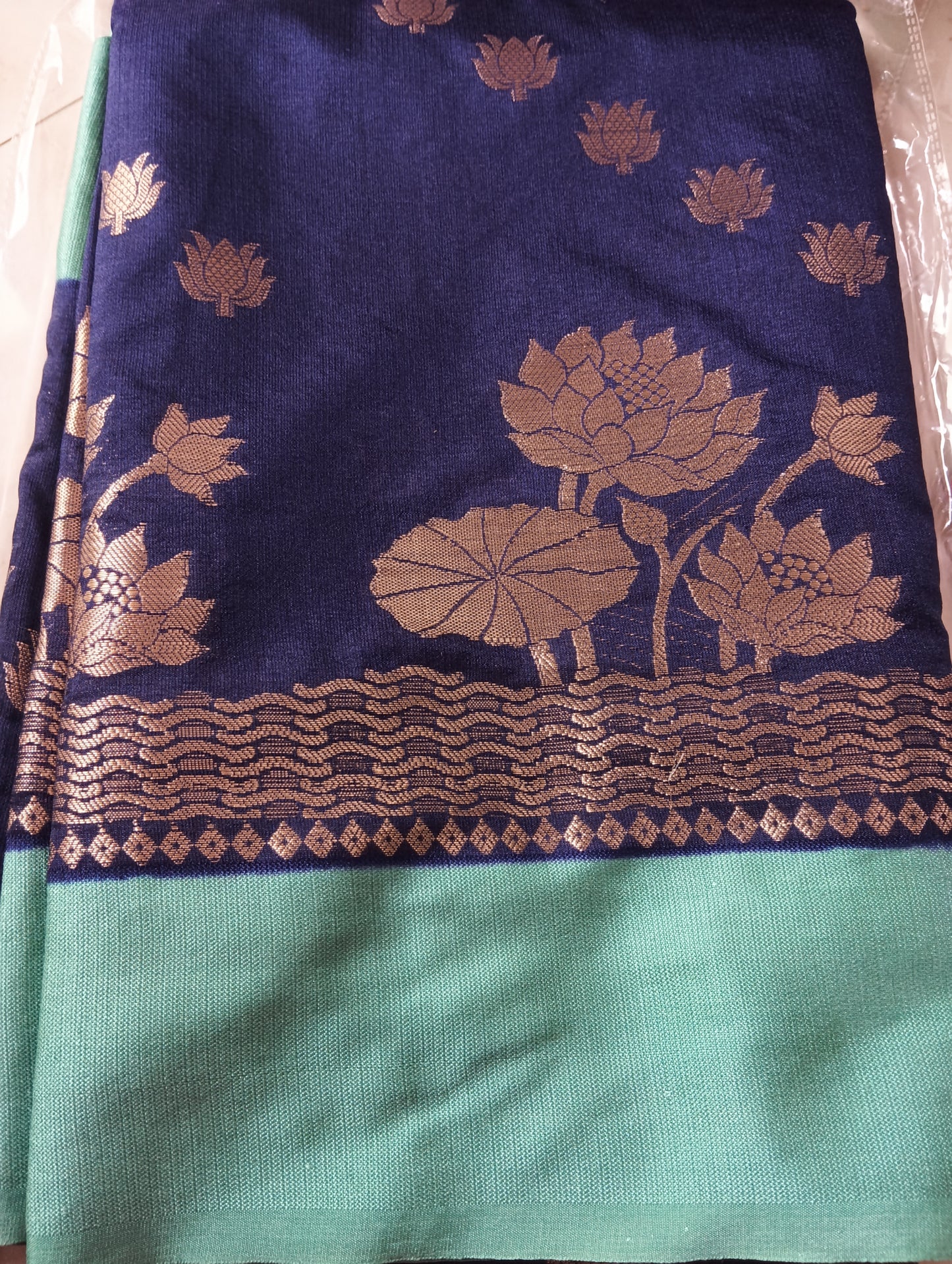 Warm silk saree📷