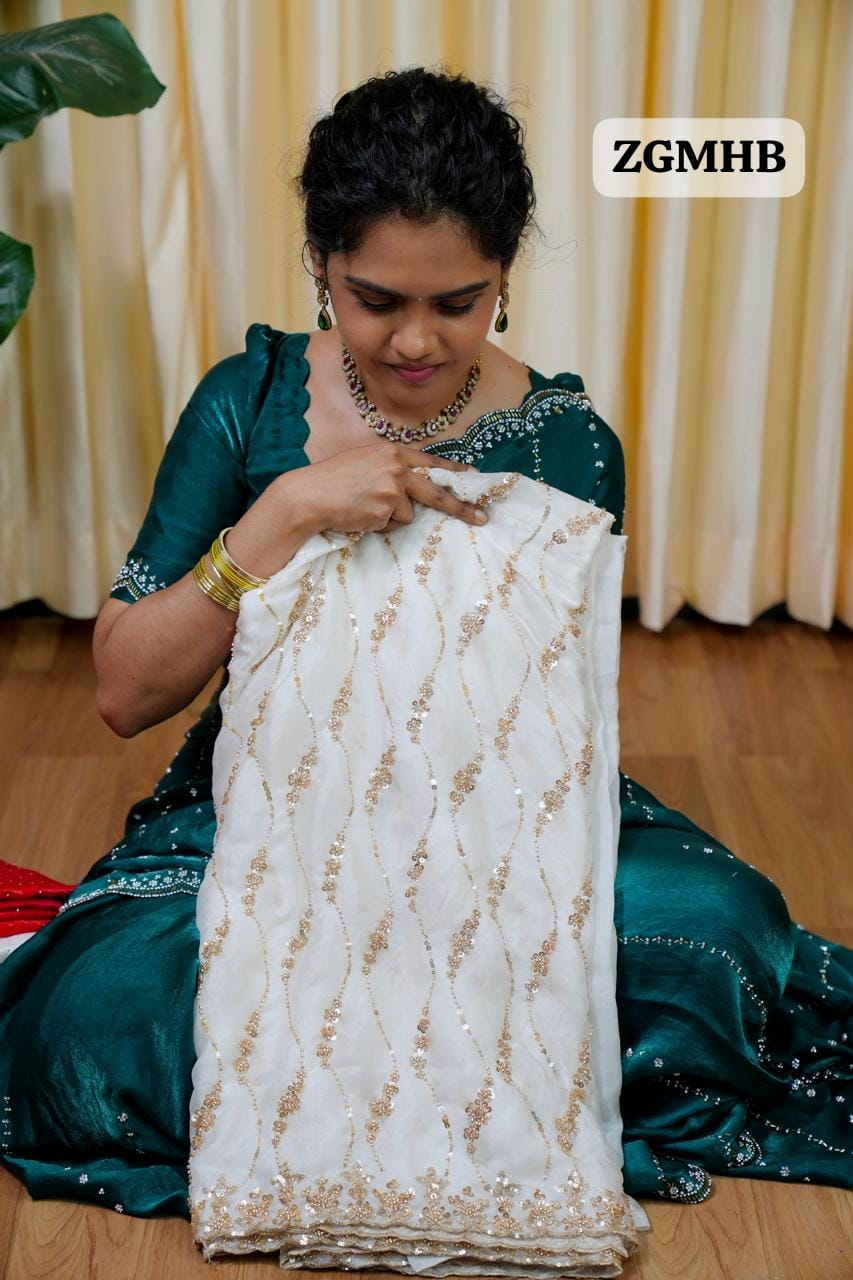 Premium Space silk with Golden heavy Katdhana work🥳