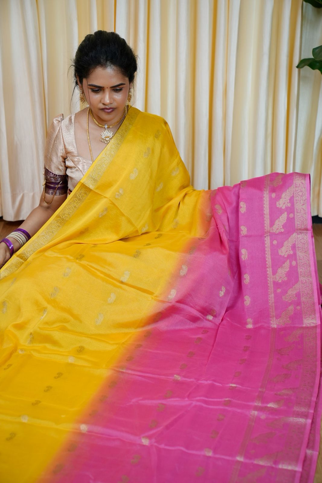Dola silk sarees🥰😎📚