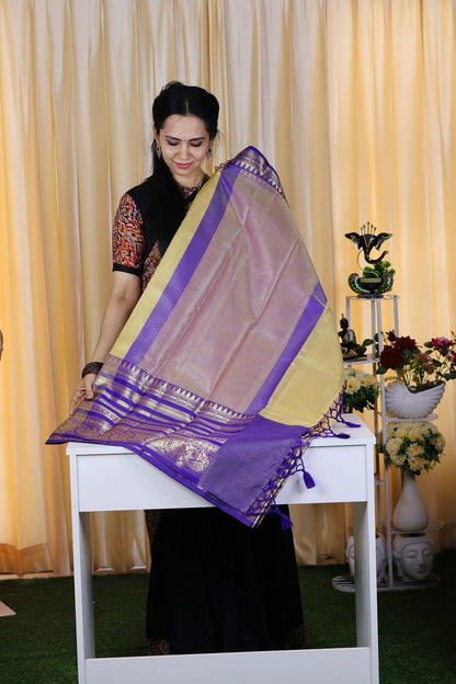 Aadi offer 🌹golden saree 🤗