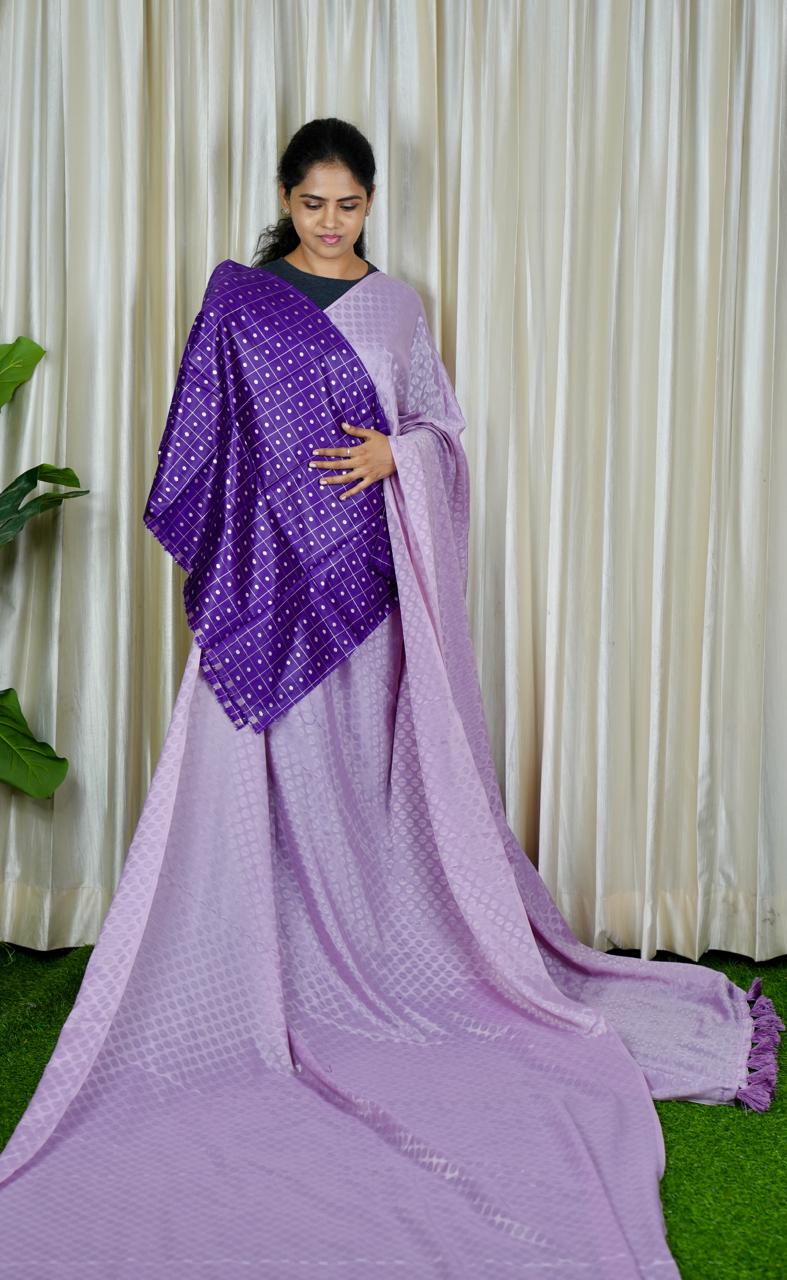 Crepe silk saree with contrast blouse❌