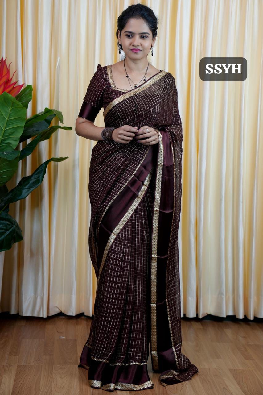 Viscose Georgette saree with zari checks🥳(slight colour difference)