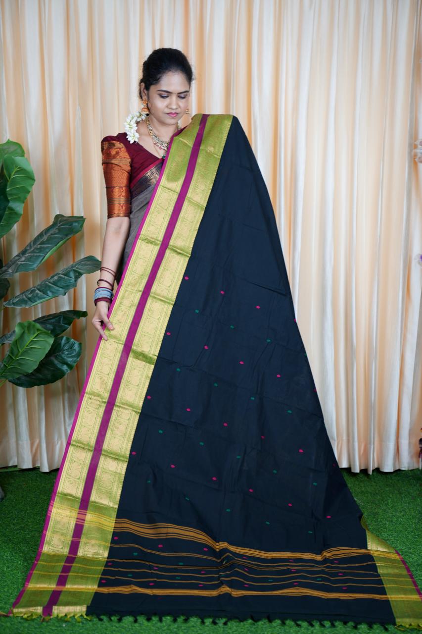 Premium Kanchi Cotton With Buttas 🥰