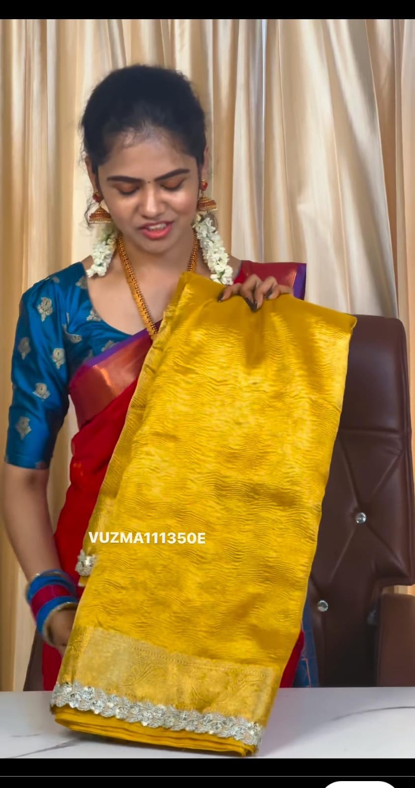 Golden tissue with lace border 🥰😎 offer