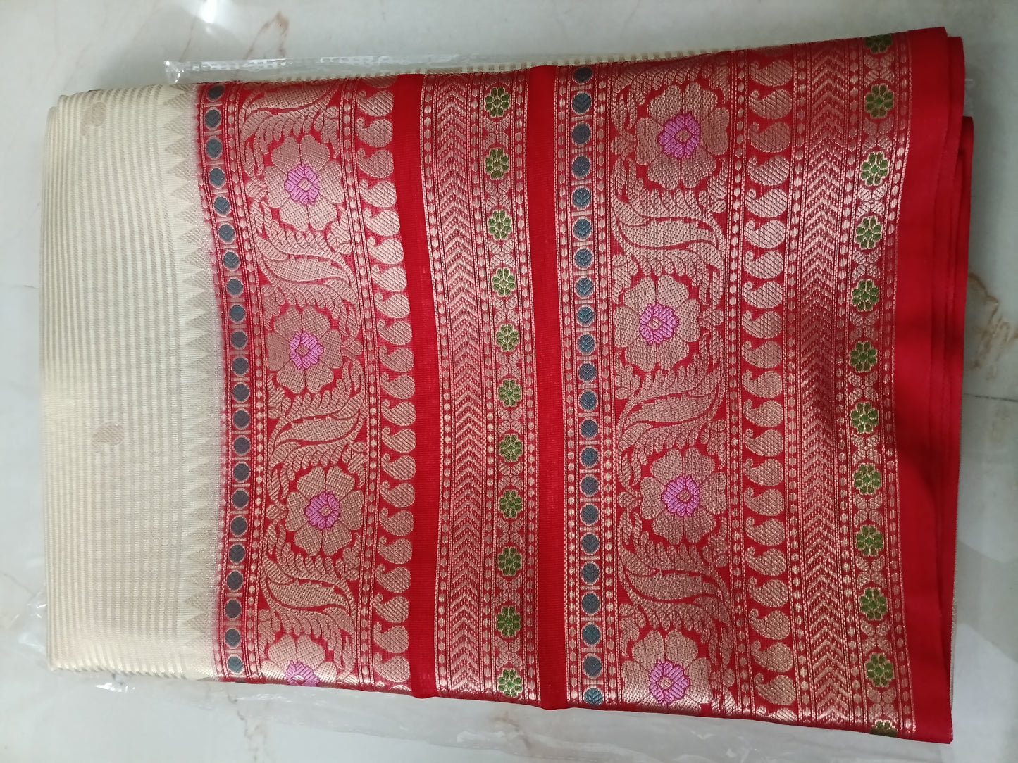 Warm silk saree📷